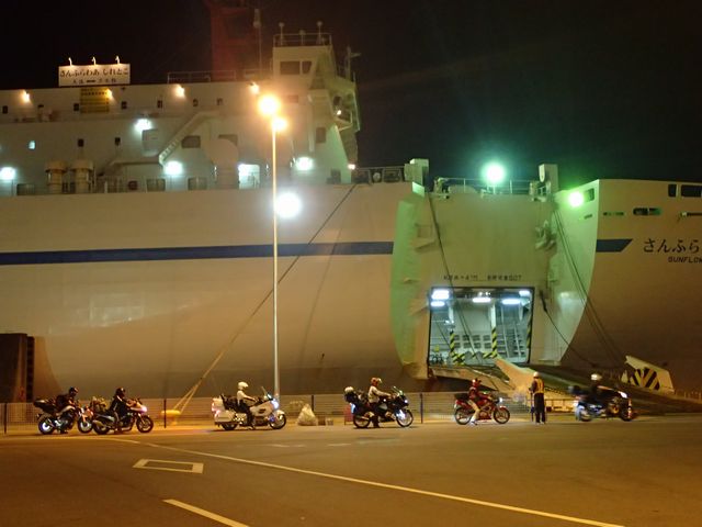 バイクの乗船