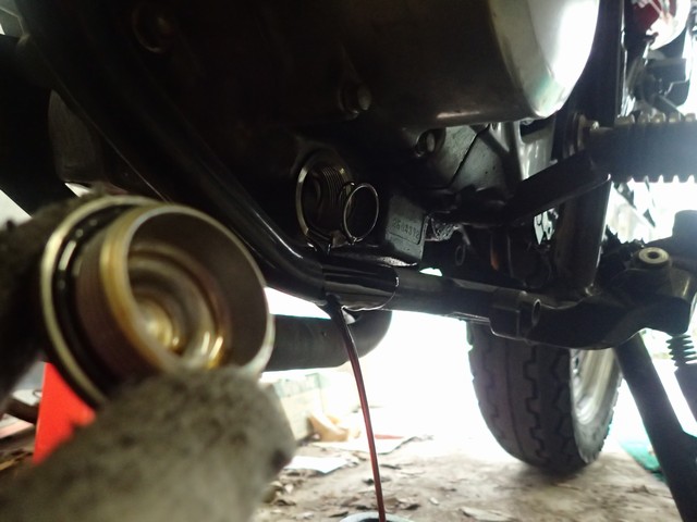 CB223Sのエンジンオイル