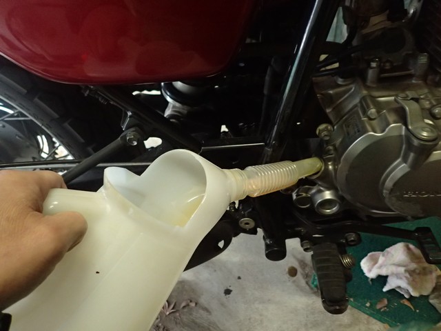 CB223Sのエンジンオイル