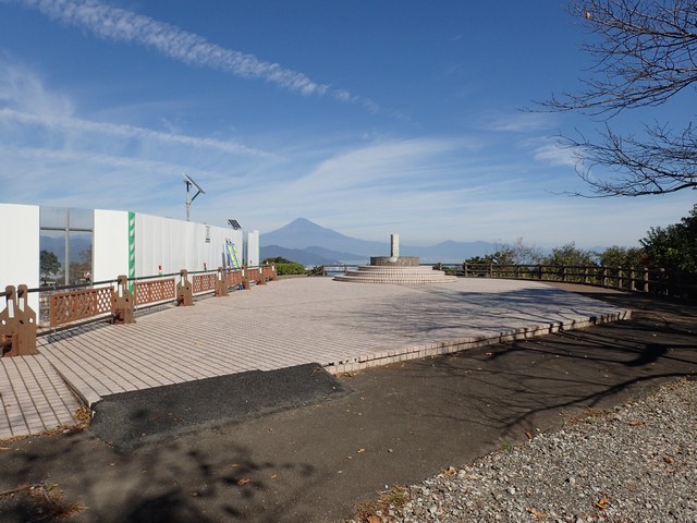 日本平：山頂吟望台