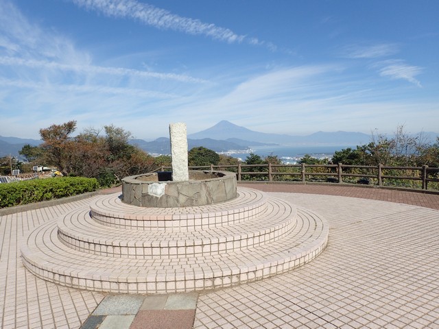 日本平：山頂吟望台