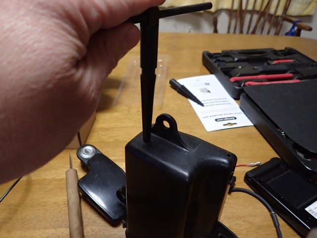 ツールボックスの穴あけ