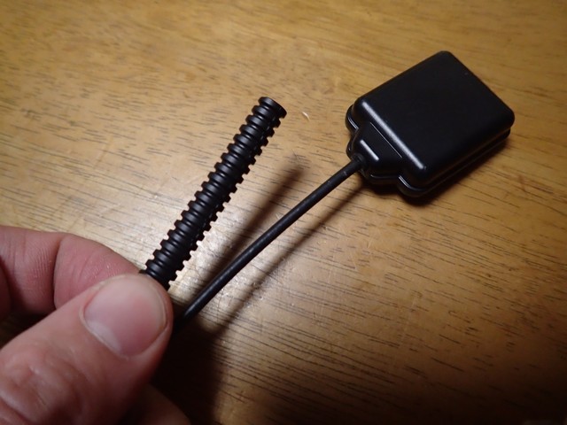 ETCセンサーに配線チューブ取り付け