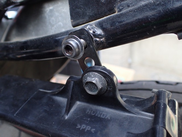 ツールボックスの穴あけ