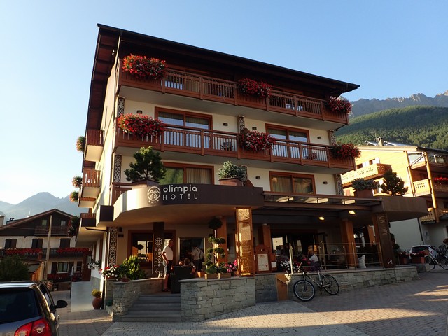 オリンピアホテル