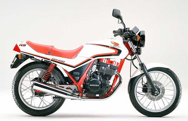 今も買える 単気筒 空冷250ccバイク5選 車検無 Cb223ライバル