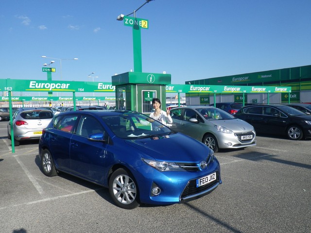 ヒースロー空港でレンタカー