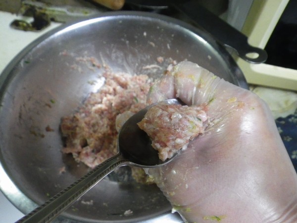 肉団子のタネを多めに作っておくと、色々な料理に使えるぞ
