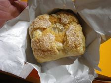 木村屋さんの銘菓「マロン」いただいた【つるおか菓子処】