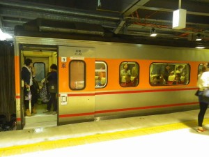 台湾遠征DAY4：高雄→桃園は席無しでデッキに座り込み4時間の苦行【週末台湾は予約必須だ】