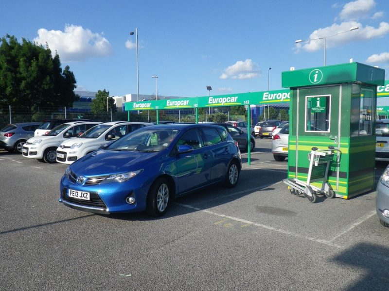 イギリス（ロンドン）のレンタカー借り方と現地チェックすること