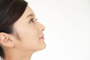 耳が詰まって聞こえなくなり「耳鼻科」ですぐ治った原因が驚愕